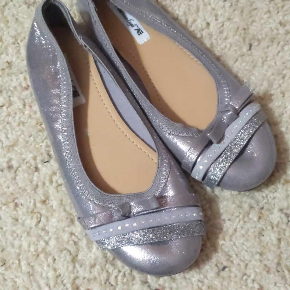 American eagle kids size 3&1/2 glittery flats